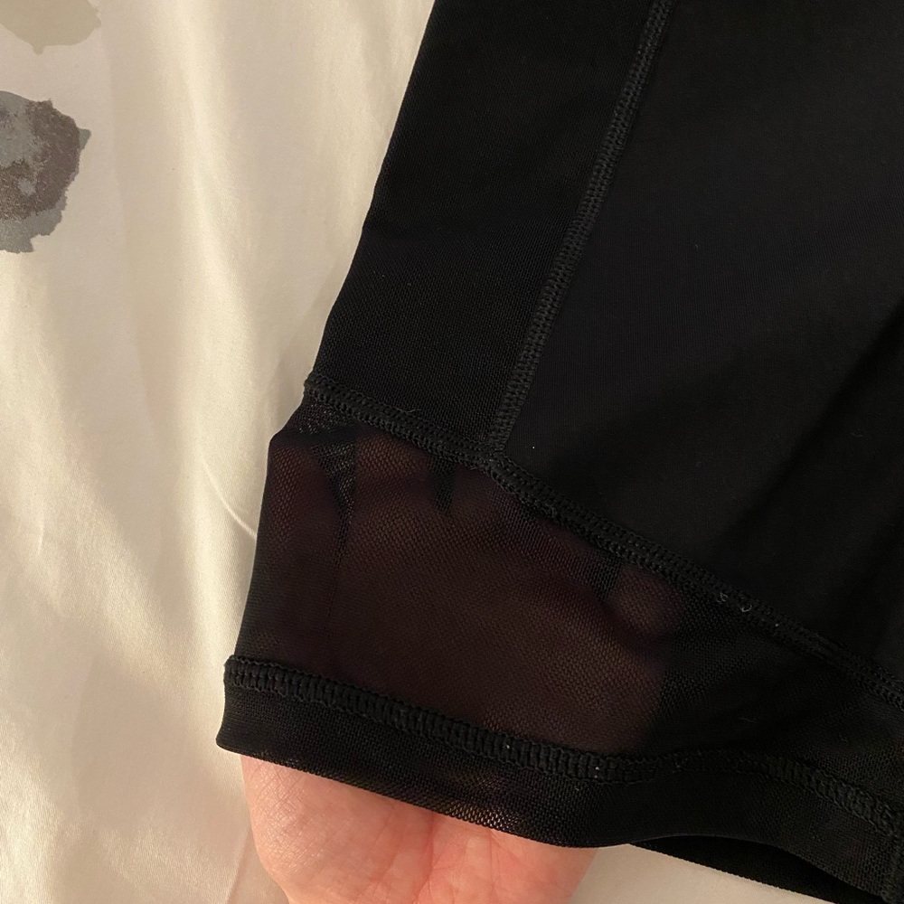 MOVING SALE Aerie Mesh Pocket Bike Shorts Black Medium - Picture 8 of 10